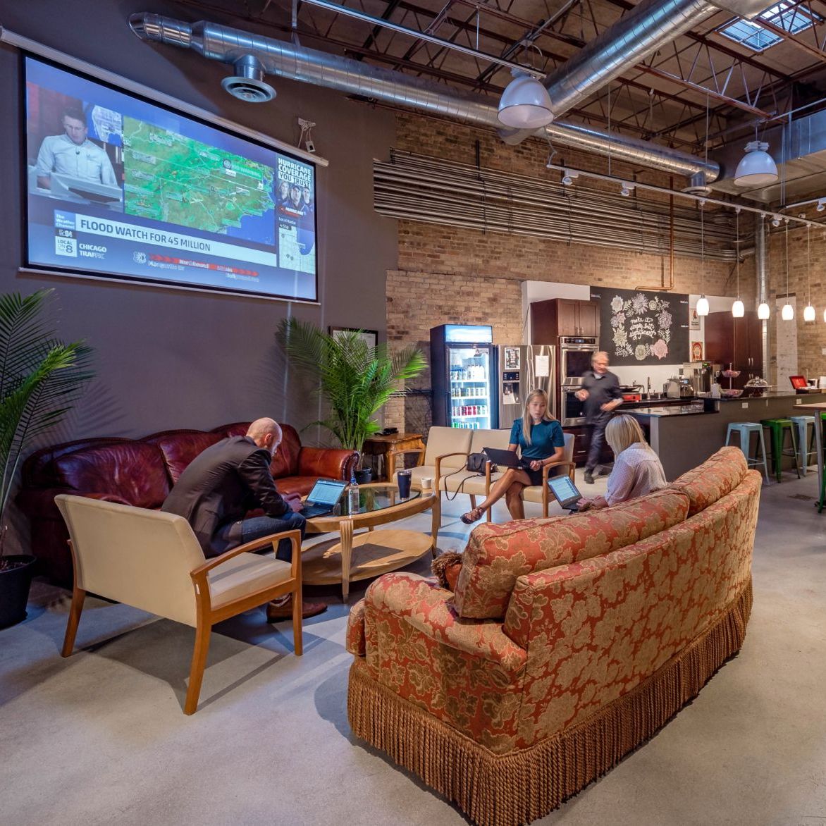 DeskLabs Chicago Lakeview Paid Workspace Product Image